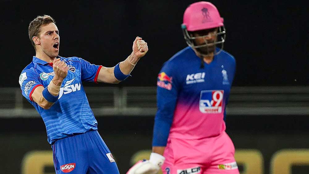 নিলামে তাঁকে যদি ছেড়ে দেয় দিল্লি তবে পেস অ্যাটাকে বৈচিত্র্য আনতে আনরিখকে নিতে পারে কেকেআর। প্যাট কামিন্স সে ভাবে সাফল্য এনে দিতে পারেননি। দক্ষিণ আফ্রিকান পেসার সেই সমস্যা মেটাতেই পারেন।