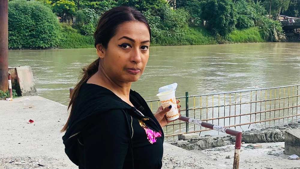 কেন তিনি সারোগেসি বেছে নিয়েছিলেন, সে কথা জানাতেই এক সাক্ষাৎকারে এই অভিজ্ঞতা শেয়ার করেছিলেন কাশ্মীরা।