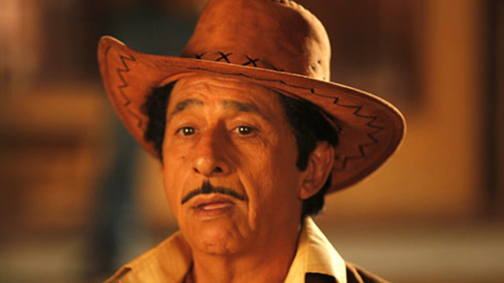 ‘ডার্টি পিকচার’ ছবিতে কিংবদন্তি অভিনেতা নাসিরউদ্দিন শাহর সঙ্গে রোম্যান্স করার দৃশ্য ছিল তাঁর। একটি সাক্ষাৎকারে তিনি বলেছিলেন, চরিত্রটা তাঁর জন্য অত্যন্ত চ্যালেঞ্জিং ছিল। আরেকটি মজার বিষয়ও জানিয়েছিলেন আর্যা, শটের পরে খুবই লজ্জার সঙ্গে শাহর প্রশংসা করার উদ্দেশ্যে ও তাঁকে সম্মান জানানোর জন্য তিনি বলেছিলেন, ‘খুবই ভাল লাগল’। এটা শুনে হাসিতে ফেটে পড়েছিলেন নাসিরউদ্দিন।