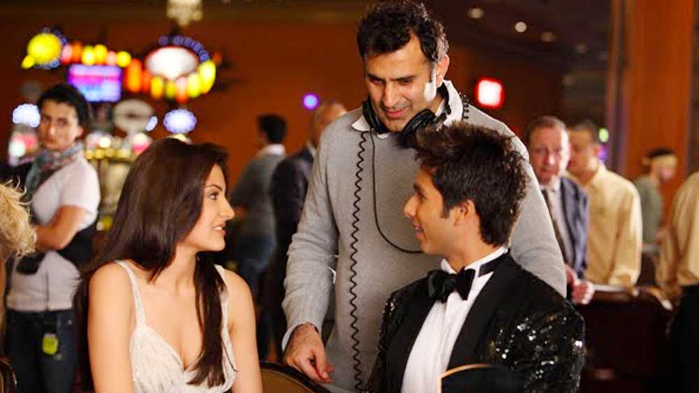 একই সঙ্গে ছোট পর্দায় এবং বড় পর্দায় সাফল্যের পরে লেখক এবং পরিচালকের ভূমিকায় অবতীর্ণ হন পরমীত। ২০১০ সালে যশ ব্যানারের ‘বদমাশ কোম্পানি’ ছবিটি পরিচালনা করেন তিনি। ছবির মুখ্য ভূমিকায় ছিলেন শহিদ কপূর এবং অনুষ্কা শর্মা।