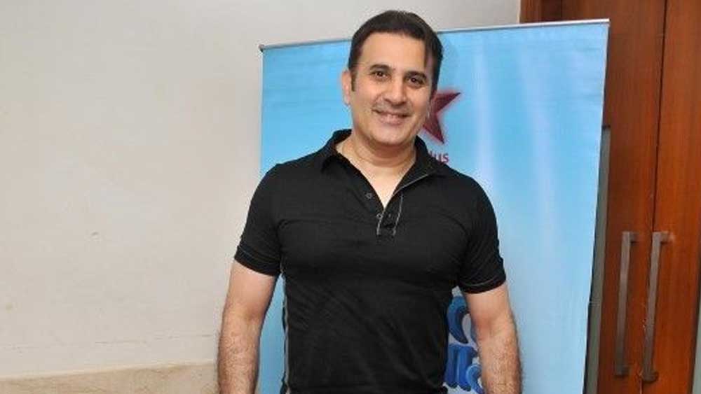 এ ছাড়াও টেলিভিশনের জন্য  ‘সুমিত সামহাল লেগা’ এবং ‘হর মর্দ কা দর্দ’ শীর্ষক দু’টি ধারাবাহিক পরিচালনা করেন।