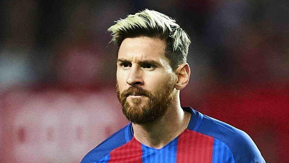 ২০১৬ অক্টোবর। সোনালি ও সাদা চুলের মিশ্রণ। দাড়ি আগের মতোই সোনালি রঙের। ভক্তদের বক্তব্য আগের থেকে ভাল।