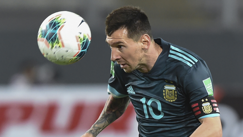 জুন ২০২০। আবার দাড়ি, গোঁফ কামানো। চুল অনেকটাই পাতা, লম্বা। কানের প্রায় অর্ধেক ঢাকা।