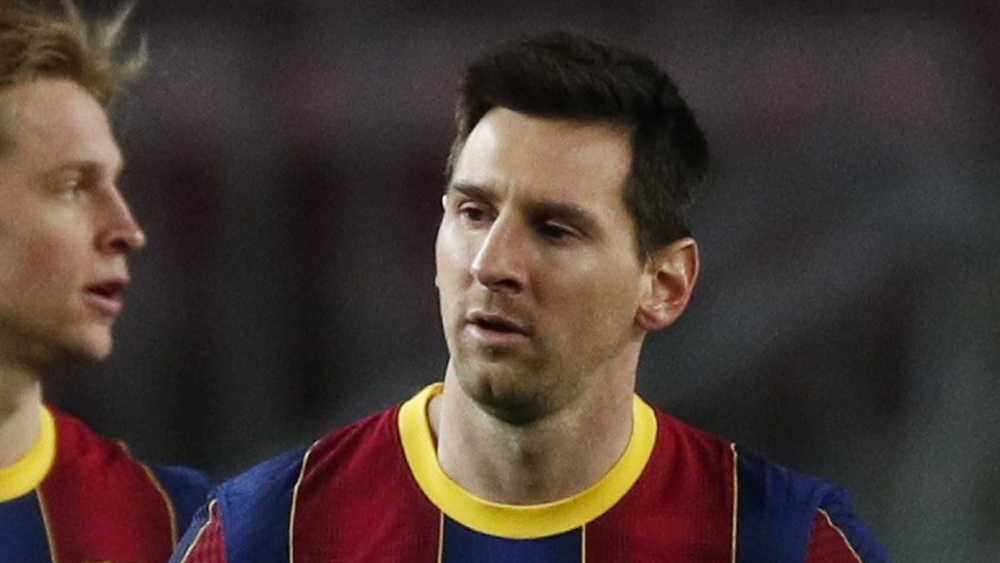 সবশেষে গত বুধবারের নতুন চেহারা। এরপর আবার কতদিন পর মেসি ভোল বদলান, সেটা দেখার জন্য বসে আছেন তাঁর ভক্তরা।