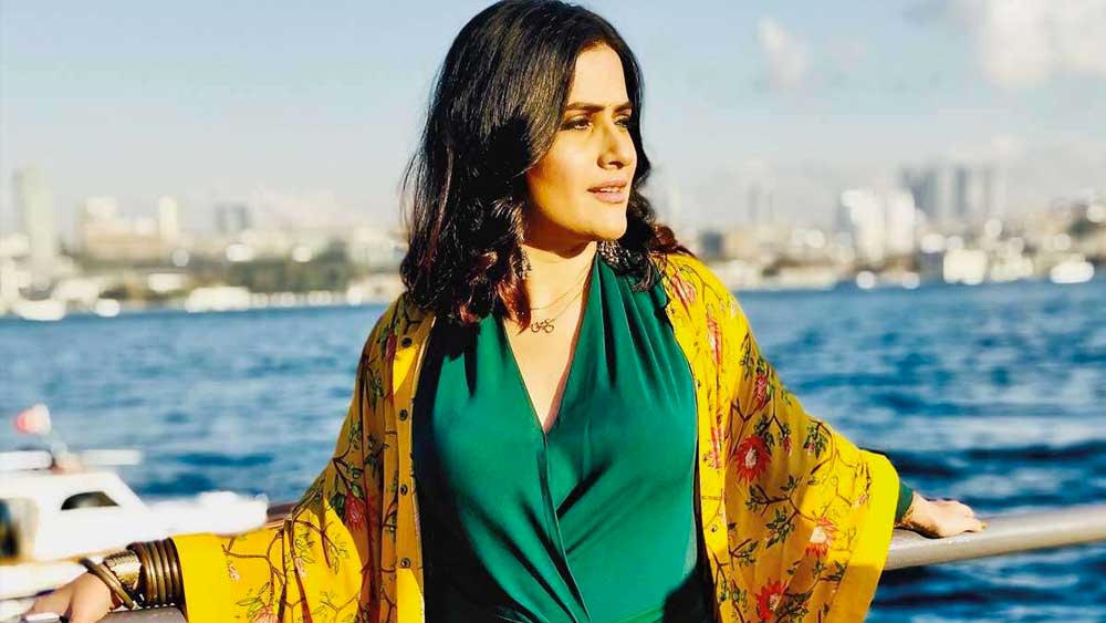 ভুবনেশ্বরের কেন্দ্রীয় বিদ্যালয়ের পরে কলেজ অব ইঞ্জিনিয়ারিং অ্যান্ড টেকনোলজি থেকে তিনি ইঞ্জিনিয়ারিং পাশ করেন ইনস্ট্রুমেন্টেশন অ্যান্ড ইলেকট্রনিক্সে। এরপর পুণের নামী প্রতিষ্ঠান সিমবায়োসিস সেন্টার ফর ম্যানেজমেন্ট অ্যান্ড এইচআরডি থেকে সম্পূর্ণ করেন এমবিএ।