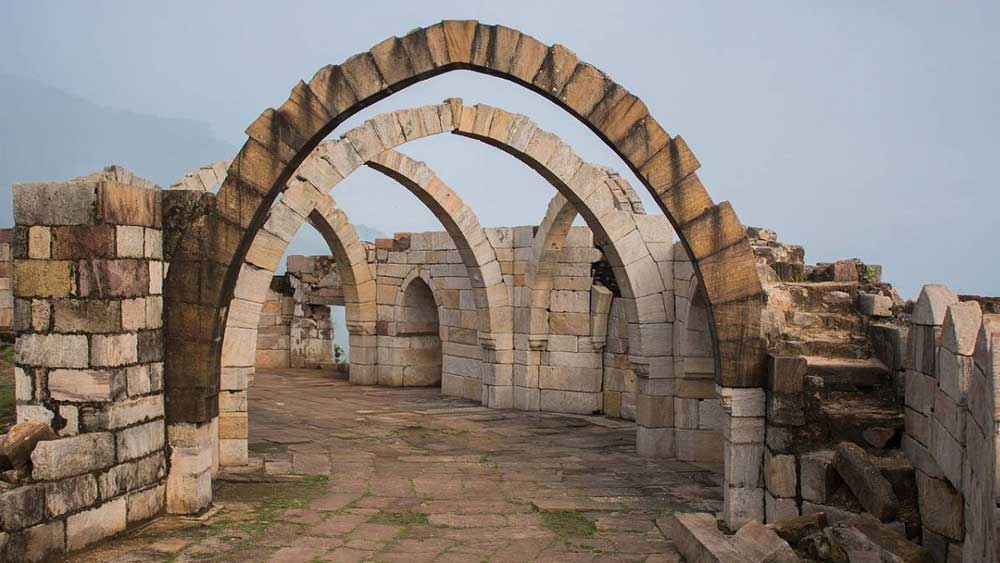 তবে শুধু রাজসিক খাওয়া দাওয়াই নয়। শাসনকালে বহু সংস্কারমূলক কাজের সঙ্গেও জড়িয়ে রয়েছে তাঁর নাম। 
                                                                                                                 (ছবি: সোশ্যাল মিডিয়া)