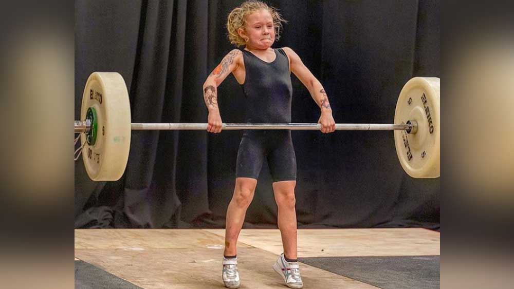 নিজের মেয়েকেই পৃথিবীর ইতিহাসে বলিষ্ঠতম ৭ বছর বয়সি শিশু বলতে চান রোরি-র বাবা।