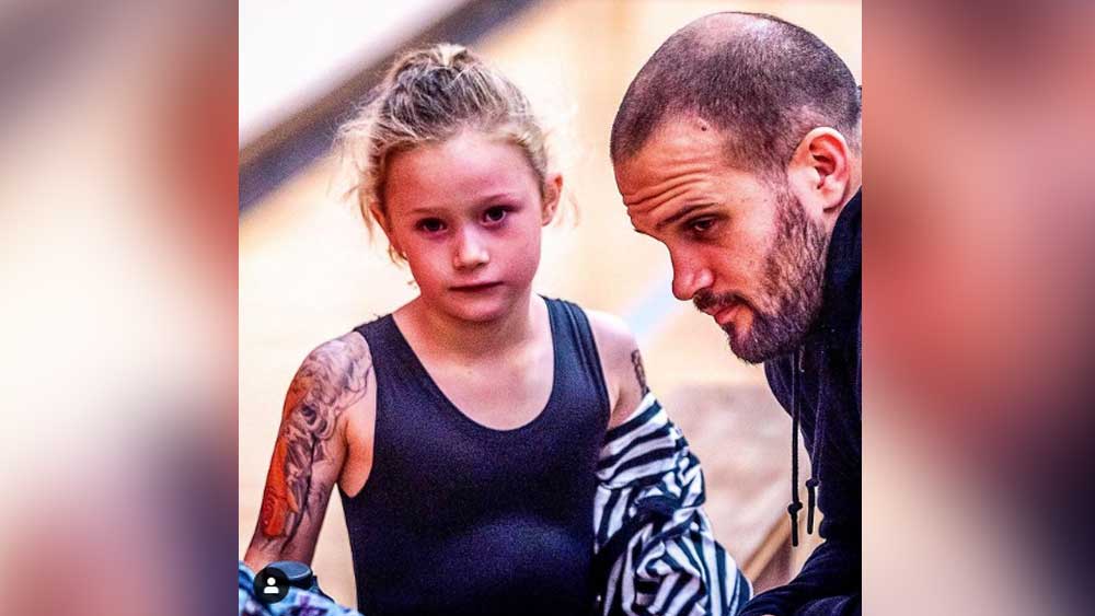 একরত্তি রোরি অবশ্য জানিয়েছে, সে নিজে ভারোত্তোলনের তুলনায় জিমন্যাস্টিক্স বেশি পছন্দ করে।