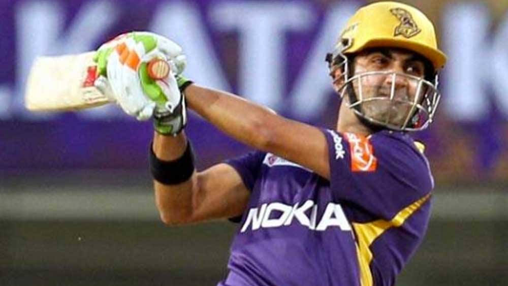 এই তালিকায় ডিভিলিয়ার্স, নারিন এবং ওয়াটসন ছাড়া আর কোনও বিদেশি ক্রিকেটার নেই। প্রথম পাঁচে সকলেই ভারতীয়। ৯৪ কোটি টাকা উপার্জন করে পঞ্চম স্থানে আছেন গৌতম গম্ভীর। গোতি আইপিএল শুরু করেছিলেন দিল্লি ডেয়ারডেভিলস-এর হয়ে। তার পর কলকাতা নাইট রাইডার্সের অধিনায়ক ছিলেন দীর্ঘ দিন। আইপিএল অভিযান শেষ করেছেন অবশ্য দিল্লির হয়েই।