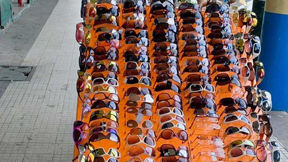 নিউ ইয়র্ক টাইমস-এর প্রতিবেদন থেকে জানা যায়, চর মারফত খবর পেয়ে মরিয়ম তাকে চিহ্নিত করে মেক্সিকো আমেরিকা সীমান্তে। সেখানে সে রোদচশমা বিক্রি করছিল।