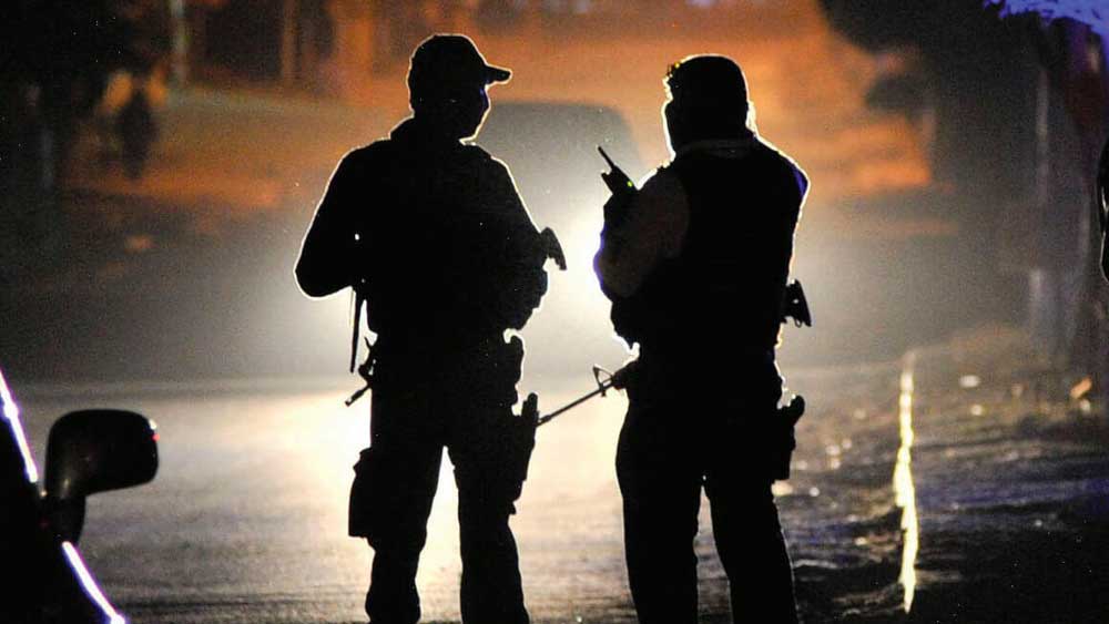 মরিয়ম জানতেন তিনি নিজেও অপরাধীদের নিশানা হয়ে গিয়েছেন। তার পরেও পিছিয়ে আসেননি। স্থানীয় এক পুলিশ অফিসার তাঁকে সাহায্য করতে চেয়েছিলেন। কিন্তু তিনি তাঁর প্রত্যক্ষ সাহায্য নেননি। তবে নানা ভাবে মরিয়মের পাশে ছিলেন সেই অফিসার।