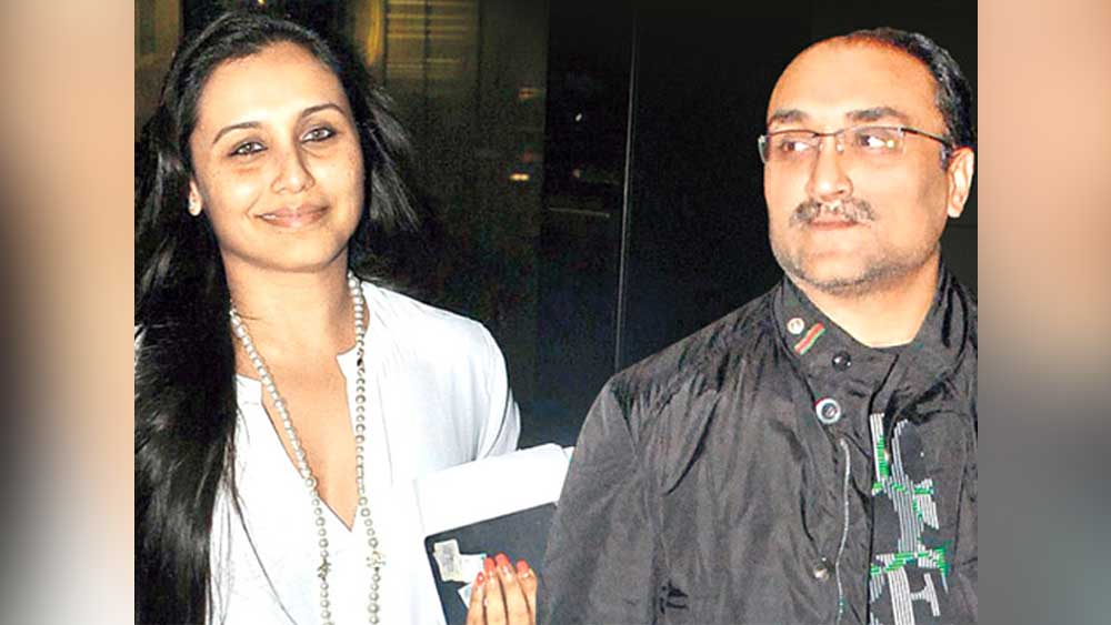 এই সময় শোনা যেতে থাকে, আদিত্য ও রানি এ বার সম্পর্ক নিয়ে সিরিয়াসলি ভাবছেন। সে সময় রানি সাক্ষাৎকারে বলেওছিলেন তিনি আদিত্যর শুধুই ভাল বন্ধু। আদিত্য ডিভোর্স করার পরে তবেই নিজেদের সম্পর্ক নিয়ে ভাববেন তাঁরা।