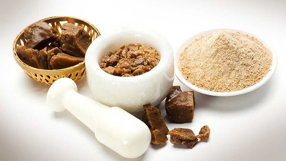 ইউরোপেও একসময় বহুল ব্যবহার করা হত এই হিং। এখন ইউরোপে এর ব্যবহার প্রায় হয় না বললেই চলে।