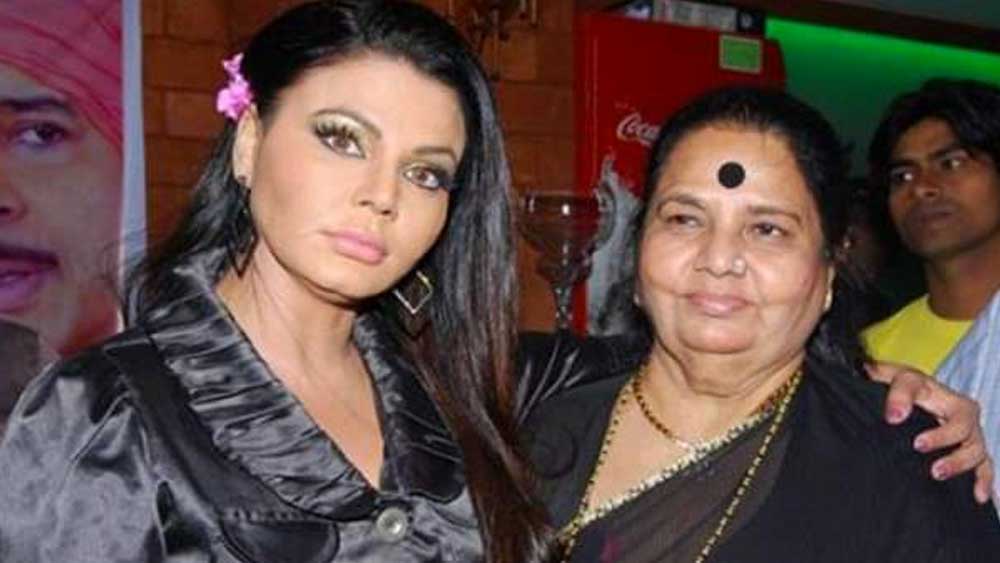 তাঁর মা জয়া দারোয়ান হিসেবে কাজ করতেন হাসপাতালে। বাবা ছিলেন পুলিশ কনস্টেবল। রক্ষণশীল সেই পরিবারে মেয়েদের অধিকার ছিল না ছেলেদের চোখে চোখ রেখে কথা বলার।