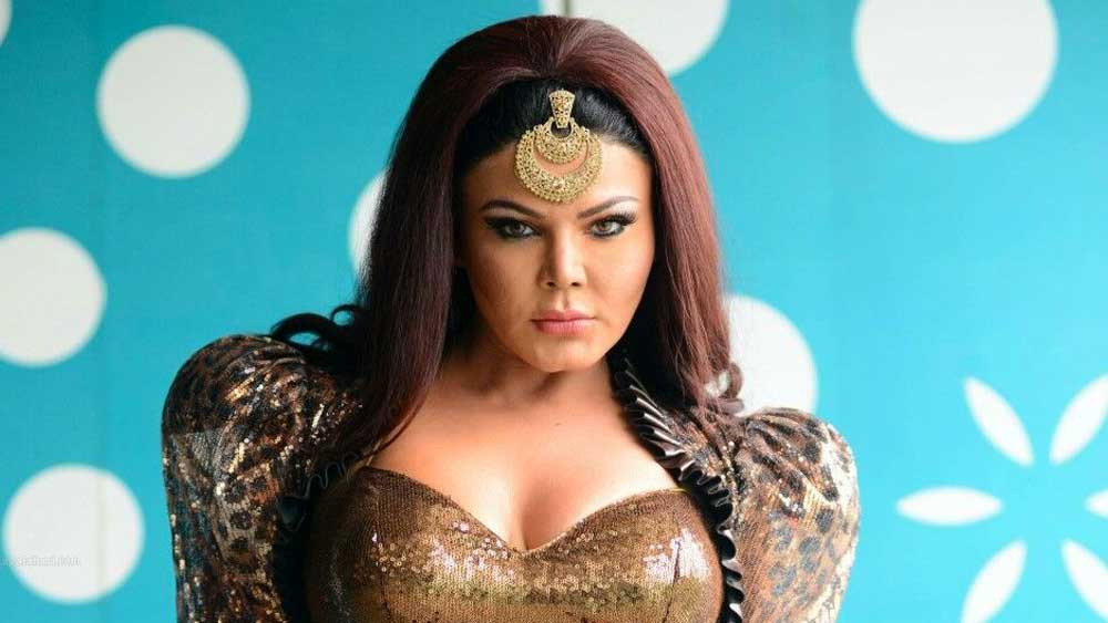 পরে তিনি রাষ্ট্রীয় আম পার্টি প্রতিষ্ঠা করেন। দলীয় প্রতীক ছিল কাঁচালঙ্কা। কিন্তু ২০১৪ সালের লোকসভা নির্বাচনে ভোট পেয়েছিলেন মাত্র ১৫টি। সেই দল ছেড়ে রাখী এখন ‘রিপাবলিকান পার্টি অব ইন্ডিয়া’ বা ‘আরপিআই’-এর সদস্য।