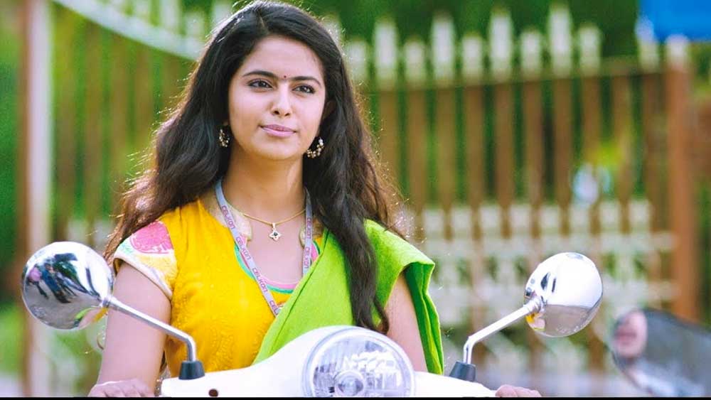 অবসরে দেখেন সিনেমাও। হৃতিক রোশন, শাহিদ কপূর এবং শাহরুখ খান তাঁর প্রিয় অভিনেতা। পছন্দের নায়িকাদের তালিকায় আছেন মাধুরী দীক্ষিত, ঐশ্বর্যা রাই বচ্চন এবং কাজল।