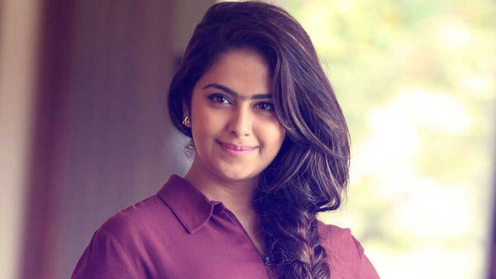 অবিকার মনে হয়েছিল, তাঁর শরীরকে যে সম্মানটুকু দেওয়া উচিত সেটা তিনি দিচ্ছেন না। ওজন বেড়ে যাওয়ার জন্য পছন্দের নাচও তিনি উপভোগ করতে পারছিলেন না। বোধোদয় হওয়ার পর থেকেই শুরু করেন কঠোর অনুশীলন। সঙ্গে নিয়মিত ডায়েট।