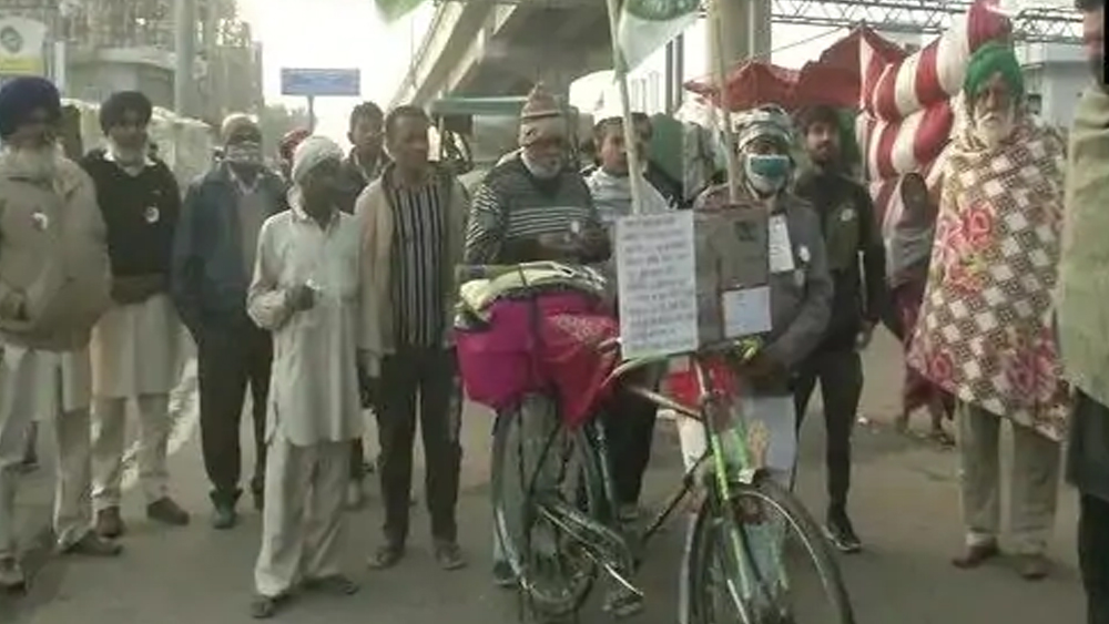 Satyadev joined farmer protest after cycling 1000 kilometre from Bihar dgtl  