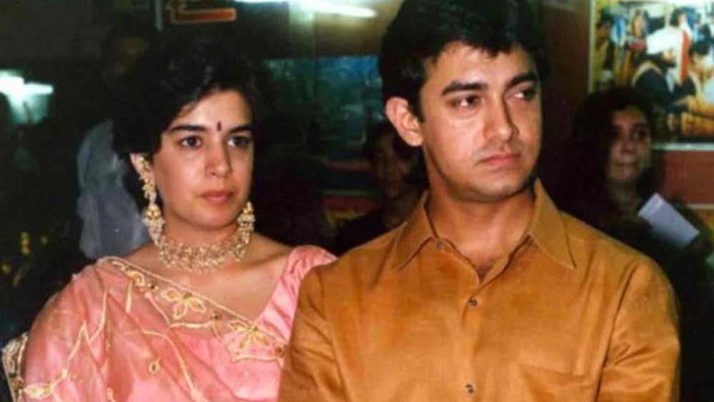 তার ৩ বছর আগেই আমির ও রিনা দত্তের বিবাহ বিচ্ছেদ ঘটে। তাঁদের দুই সন্তান ইরা ও জুনেইদ। সম্প্রতি জুনেইদ খবরের শিরোনামে ছিলেন। শোনা যাচ্ছে, যশ রাজের পরের ছবির মূখ্য ভূমিকায় অভিনয় করতে চলেছেন জুনে‌ইদ খান। ইরা অবশ্য ক্যামেরার পিছনে কাজ করতেই বেশি পছন্দ করেন।