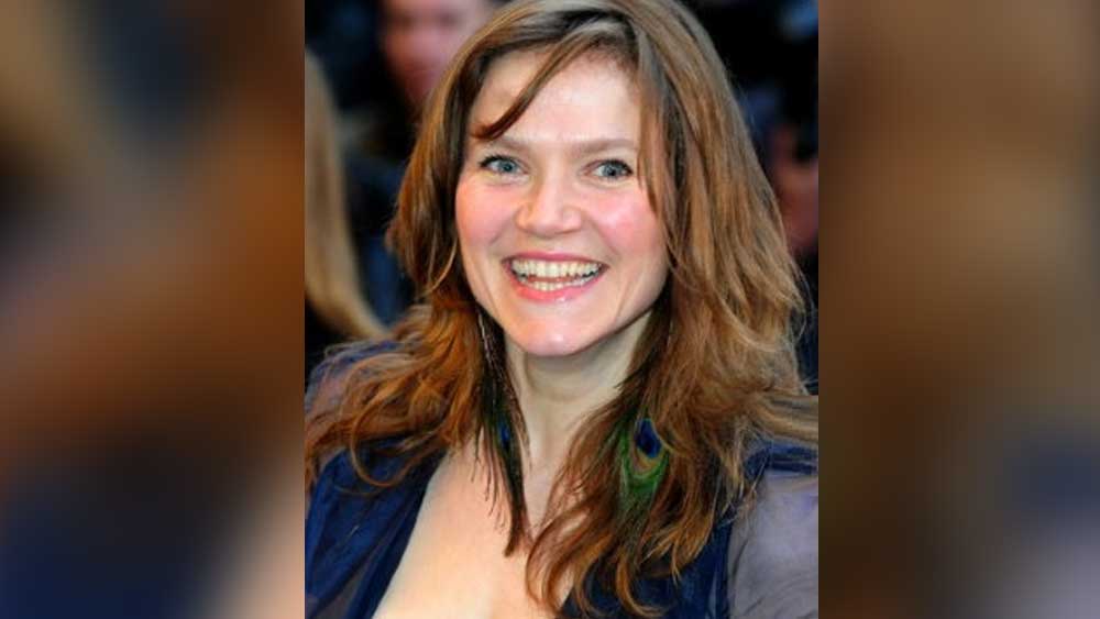 জেসিকা হাইন্স তার পর থেকে পিছন ফিরে তাকাননি। বিয়ে করেছেন উইলিয়াম ট্যালবটকে। তিন জনের সংসার। সুখে রয়েছেন তাঁরা। জান-কে নিজের সন্তানের মতোই ভালবাসেন উইলিয়াম।