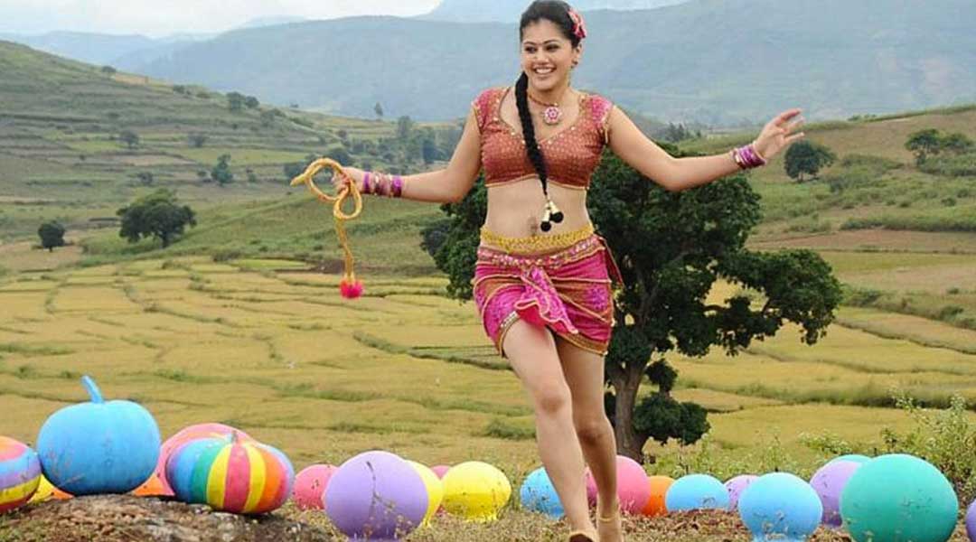 ২০১০ সালে তিনি প্রথম অভিনয় করেন তেলুগু ছবি ‘ঝুমান্ডি নাড়ম’-এ। এর পর দক্ষিণী ফিল্ম ইন্ডাস্ট্রিতে জনপ্রিয় নায়িকা হয়ে ওঠেন। এর ৩ বছর পর ‘চশমে বদ্দুর’ ছবি দিয়ে আত্মপ্রকাশ হিন্দি ছবির জগতে।