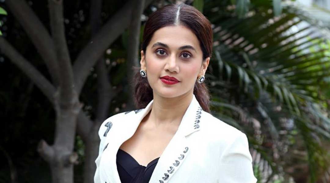 তাপসীর একটি ইভেন্ট ম্যানেজমেন্ট সংস্থাও আছে। তাঁর বোন শগুন পন্নুও তাঁকে সাহায্য করেন ব্যবসার কাজে। মূলত বিয়ের পরিকল্পনা করে তাঁদের সংস্থা।