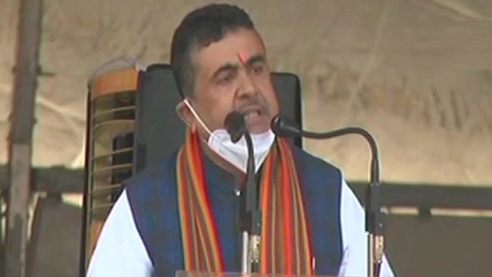 দল বদলেই নাম না করে অভিষেক বন্দ্যোপাধ্যায়কে নিশানা করলেন শুভেন্দু অধিকারী। সভা শেষ অমিত শাহের চপারেই কলকাতা আসেন শুভেন্দু। রাতে যোগ দেবেন বিজেপির সাংগঠনিক বৈঠকে।