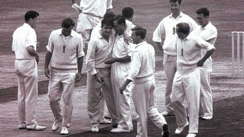 ১৯৫২ সালের ১৭ জুলাই ম্যাঞ্চেস্টারে ইংল্যান্ডের বিরুদ্ধে ৮২ রানে শেষ হয়েছিল ভারতের ইনিংস।