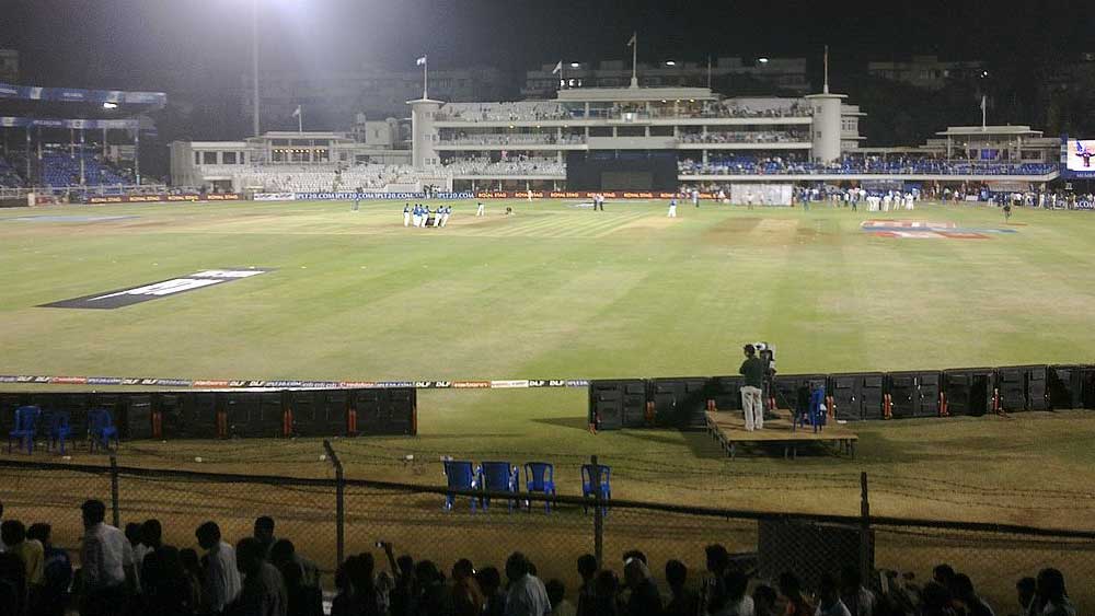 ১৯৬৫ সালের ১২ মার্চ মুম্বইয়ে নিউজিল্যান্ডের বিরুদ্ধে ৮৮ রানে শেষ হয়েছিল ভারত।