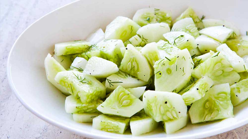 শনিবারের সেই মধ্যাহ্নভোজে অমিতের পাতে ছিল স্যালাড।