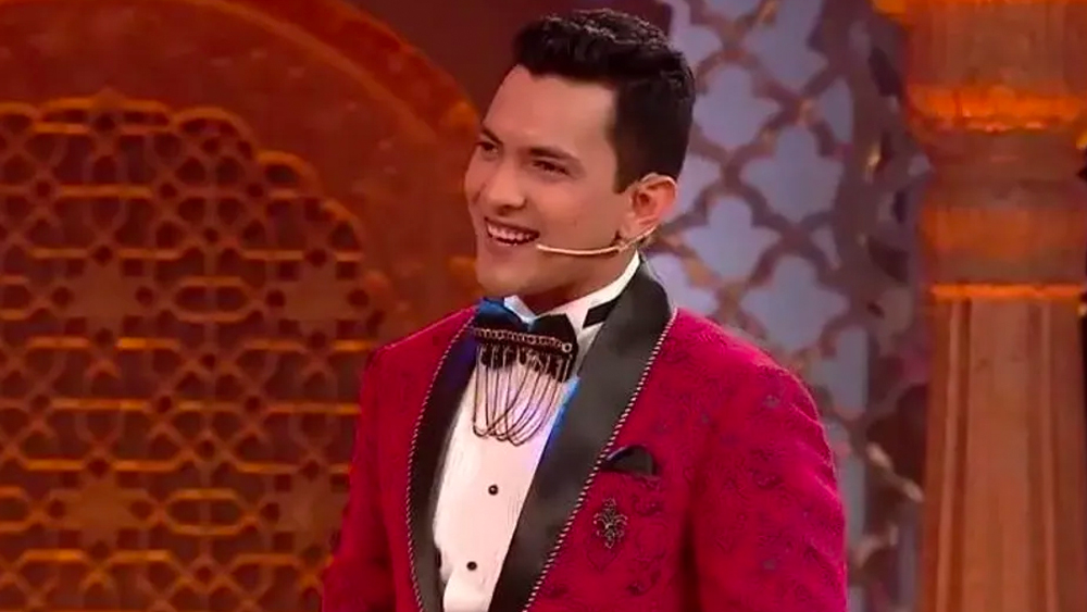 ২০০৭ সালে আদিত্য সঞ্চালক হিসেবে যোগ দেন ‘সা রে গা মা চ্যালেঞ্জ’-এ। তাঁর সঞ্চালনা খুবই জনপ্রিয় হয়েছিল। দর্শকদের পছন্দের কথা মাথায় রেখে আদিত্যকেই ২০০৯ সালে এই শো সঞ্চালনার দায়িত্ব দেওয়া হয়। পরে তিনি ‘সা রে গা মা লি’ল চ্যাম্পস’ এবং ‘এক্স ফ্যাক্টর’-এরও সঞ্চালনা করেন।