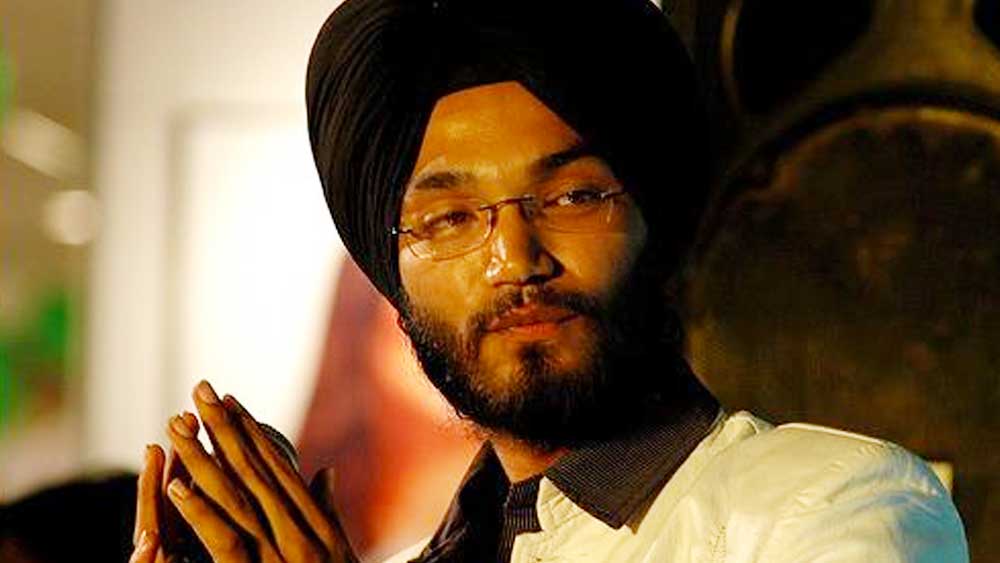 কথা রেখেছিলেন তিনি। জয়ী হওয়ার পর ‘সৎগুরু তুমরে কাজ সওয়ারে’ নামক অ্যালবামে গান করেন ইসমিত।