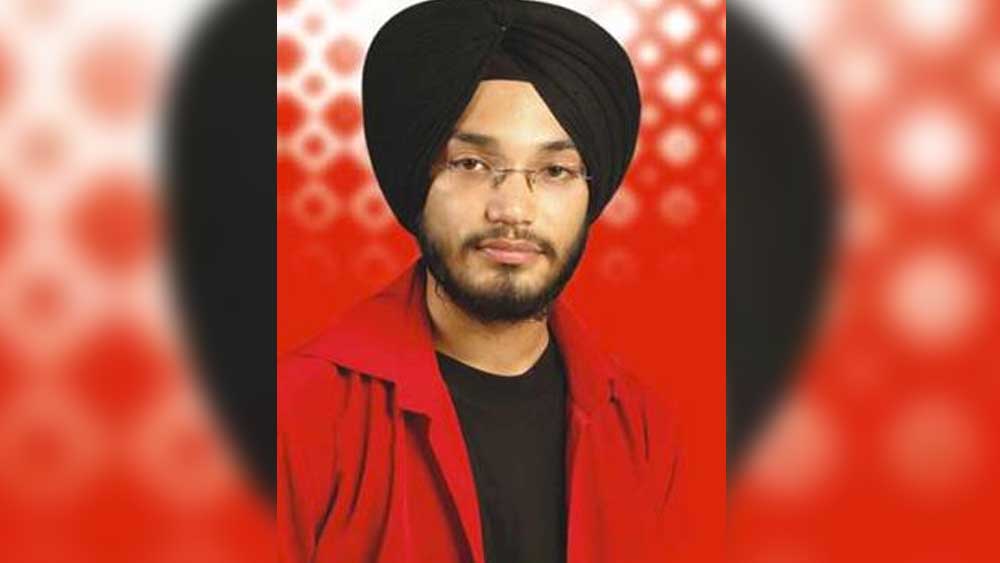 জগজিৎ সিংহ সেই ছবিতে ইসমিতের গান শুনে ভূয়সী প্রশংসা করেছিলেন তরুণ গায়কের। তিনি বলেছিলেন, “ইসমিত খুব ভাল এক জন গায়ক। খুব অল্প বয়সেই ওর কণ্ঠ সব কিছু পেয়েছে।”