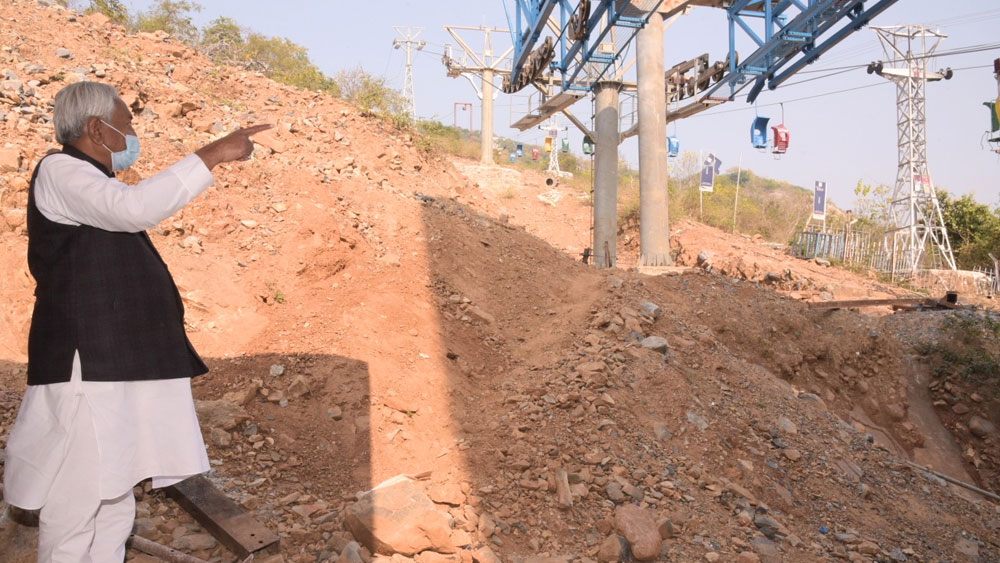 নীতীশ জানিয়েছেন, নেচার সাফারি এমন ভাবে নির্মাণ করা হচ্ছে, যাতে সব বয়সের মানুষ পাহাড় ও অরণ্যকে উপভোগ করতে পারে।