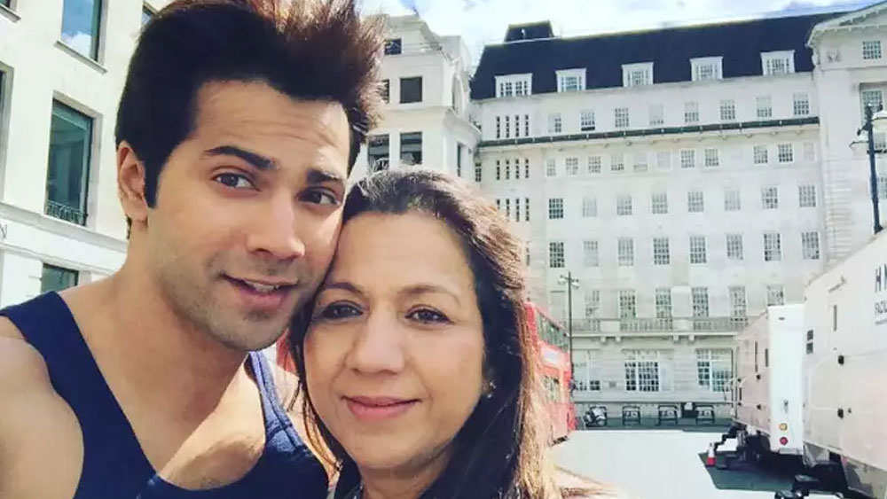 কিন্তু ছেলেক লিভ ইন করার জন্য সম্মতি দেননি বরুণের বাবা ডেভিড ধওয়ন এবং মা করুণা। তবে নাতাশাকে খুবই ভালবাসেন তাঁর বাবা মা। জানিয়েছেন বরুণ।