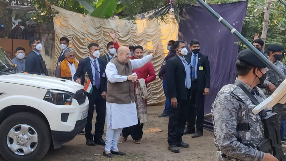 তাঁর সঙ্গেই বোলপুরে যান দিলীপ ঘোষ-সহ রাজ্য বিজেপির দায়িত্ব প্রাপ্ত প্রথম সারির নেতারা।