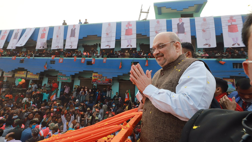 অমিতের রোড শো শেষ হয় বোলপুর চৌরাস্তায়।