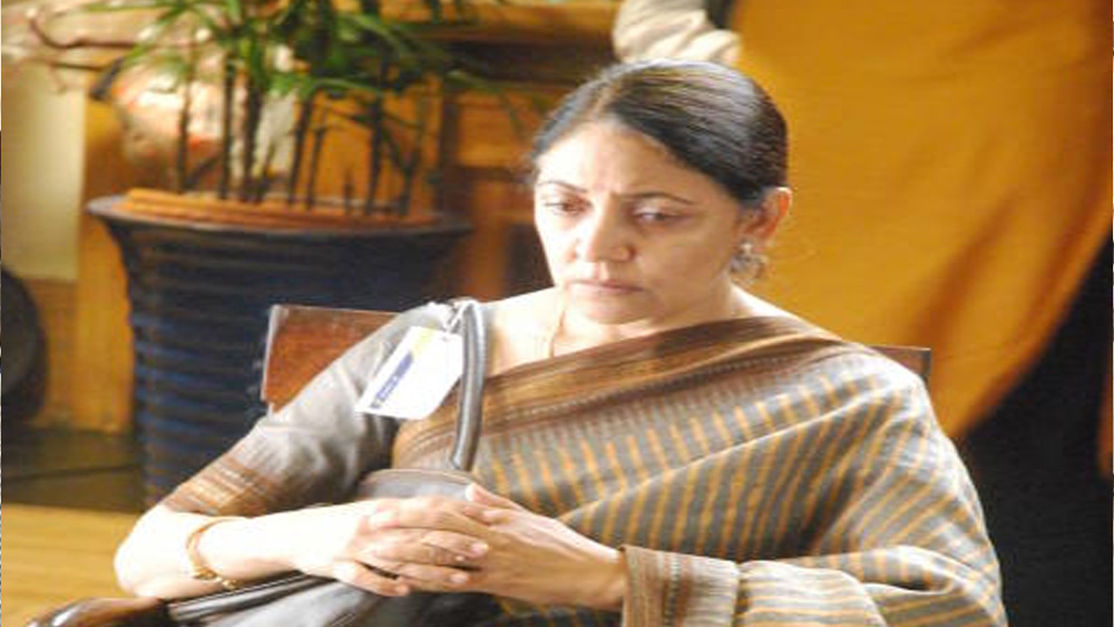 কিন্তু নানাও এই সম্পর্ক এগিয়ে নিয়ে যেতে রাজি ছিলেন না। টিনসেল টাউনে কান পাতলে শোনা যায় তিনিই সম্পর্ক থেকে সরে দাঁড়িয়েছিলেন। রাজি ছিলেন না অনাগত সন্তানের দায়িত্ব নিতেও। অভিযোগ, পরিস্থিতির চাপে গর্ভপাত করাতে বাধ্য হন দীপ্তি।