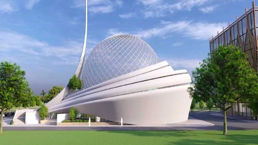 কিন্তু বাকি ক্ষেত্রে মসজিদ তৈরি হবে অত্যাধুনিক পাশ্চাত্য রীতি মেনেই। শোনা যাচ্ছে, দোতলা এই ধর্মস্থানে কোনও মিনার থাকবে না। সম্পূর্ণ স্থাপত্য আলোকিত হবে সৌরশক্তিতে। গাড়ি পার্কিং-সহ আধুনিক নাগরিক জীবনের সব সুযোগ সুবিধে সেখানে থাকবে।