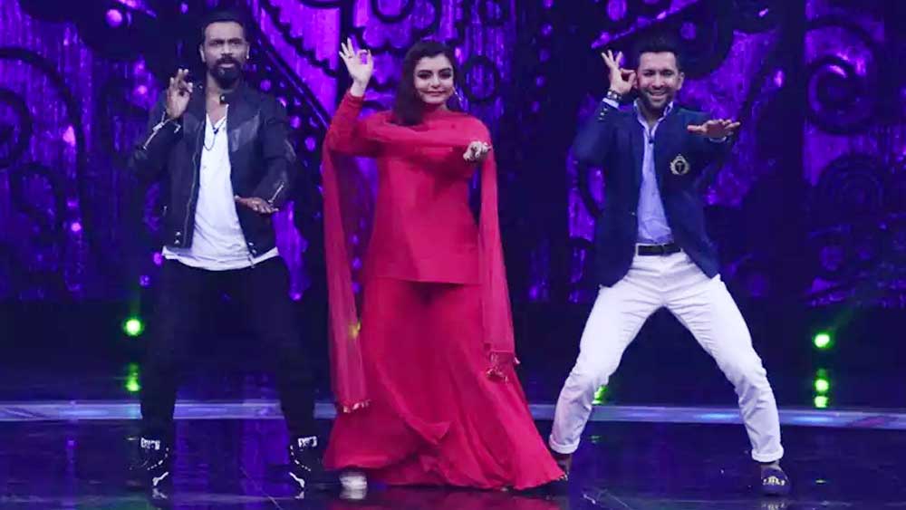 ‘নাচ বালিয়ে থ্রি’, ‘ঝলক দিখলা যা’, ‘জারা নাচ কে দিখা টু’, ‘জাস্ট ডান্স’-সহ বেশ কিছু শো-এর বিচারক ছিলেন বৈভবী।