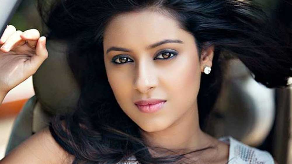 শুধু তাঁরাই নন। রাহুলের বিরুদ্ধে একাধিক অভিযোগ উঠেছিল। পরিচারিকার অভিযোগ ছিল, রাহুলের হাতে শারীরিক ও মানসিক নির্যাতনের শিকার হতেন প্রত্যুষা। রাহুলের সঙ্গে সম্পর্কের পরে প্রত্যুষা পাল্টে গিয়েছিলেন। দাবি, ‘বালিকা বধূ’-তে তাঁর সহ অভিনেতা শশাঙ্কের।