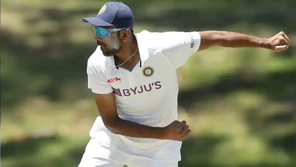 রবিচন্দ্রন অশ্বিন: বল হাতে যথেষ্ট ভাল পারফরম্যান্স রবিচন্দ্রন অশ্বিনের। প্রথম ইনিংসে ৪টি উইকেট নিয়েছিলেন তিনি। তবে টেস্টে তাঁকে অলরাউন্ডার হিসাবে দেখে দল। তাই ব্যাট হাতেও কিছুটা প্রতিরোধ গড়ে তুলতে পারলে দলই উপকৃত হবে।