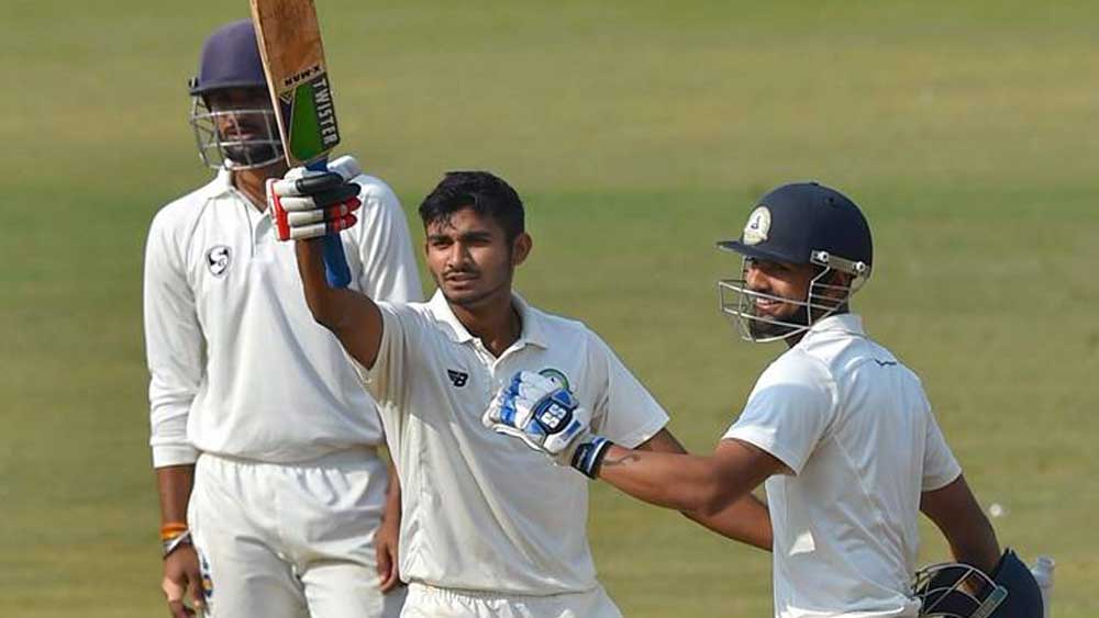 রঞ্জিতে মুম্বইয়ের পাশাপাশি জাফর খেলেছেন বিদর্ভের হয়েও। ২০১৮ সালে তাঁর বাউন্ডারিতেই দিল্লিকে হারিয়ে ট্রফিজয়ী হয় বিদর্ভ।