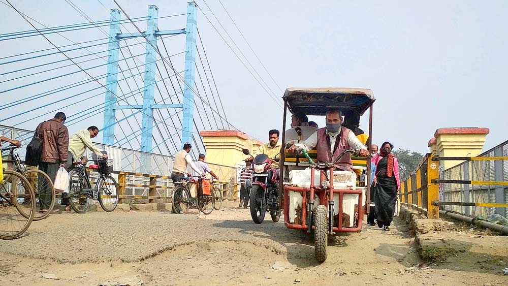 বর্ধমানের পুরনো রেলসেতু। ছবি: উদিত সিংহ।