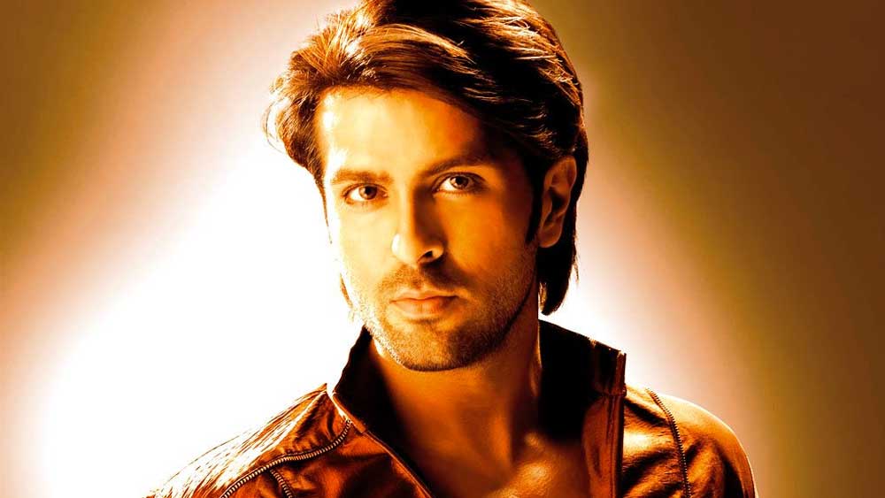 পর পর তিনটি সুযোগ পেয়েও ব্যর্থ হরমনের কাছে আর কোনও ছবির অফার আসেনি। বলিউড থেকে ধীরে ধীরে হারিয়েই যান এই পরিচালক-পুত্র।