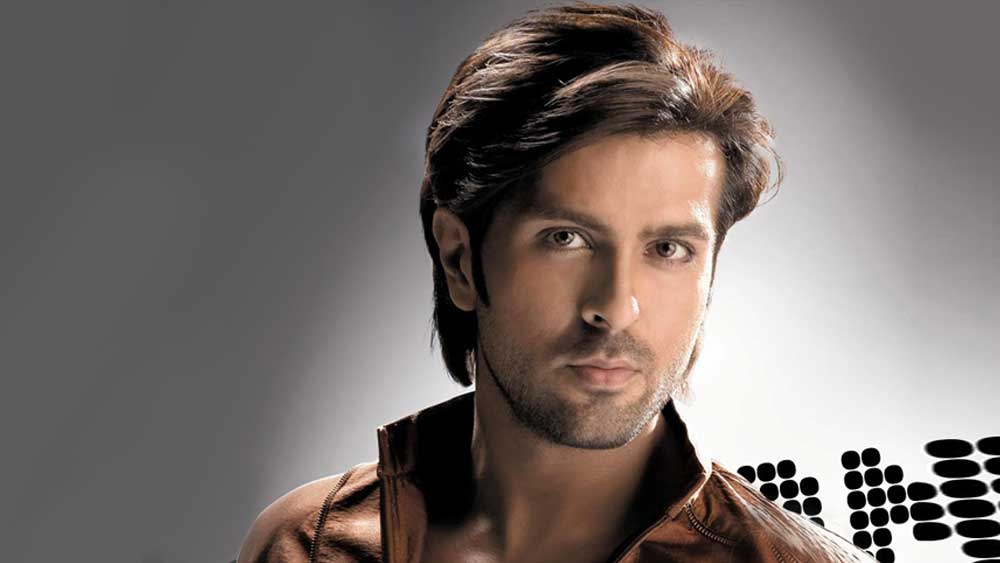 তাঁর প্রথম ছবিগুলির মতো ব্যর্থ হয় ‘ঢিশকিয়াঁও’-ও। এর পর তিনি সম্পূর্ণ বিস্মৃত হয়ে যান টিনসেল টাউন থেকে।