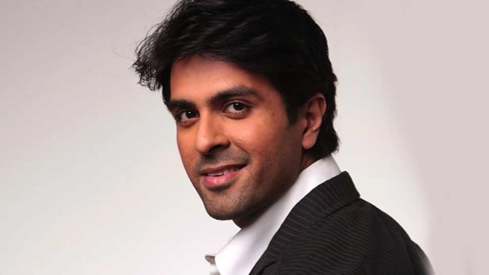 কেরিয়ারে হালে পানি না পেলেও হরমনকে নিয়ে ইন্ডাস্ট্রিতে গুঞ্জন কোনও সময় কম ছিল না। নিজের নায়িকাদের সঙ্গে বার বার সম্পর্কে জড়িয়ে পড়েছেন তিনি।