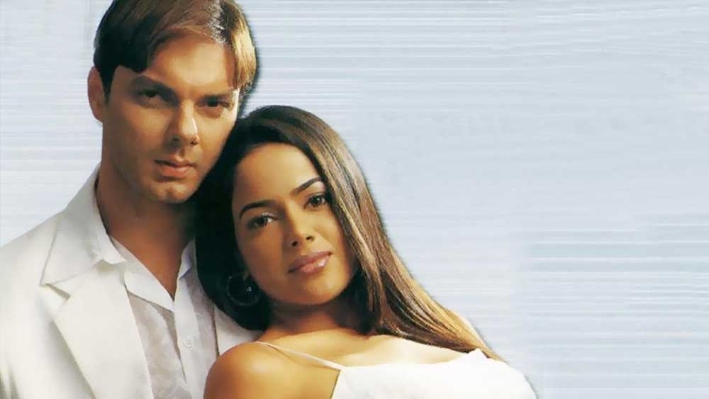 নায়িকা হিসেবে সমীরা আত্মপ্রকাশ করেন ২০০২ সালে। সলমনের ভাই সোহেল খানের ছবি ‘ম্যায়নে দিল তুঝ কো দিয়া’-য়। সোহেল এবং সমীরা, দু’জনেরই এটা ছিল প্রথম ছবি।