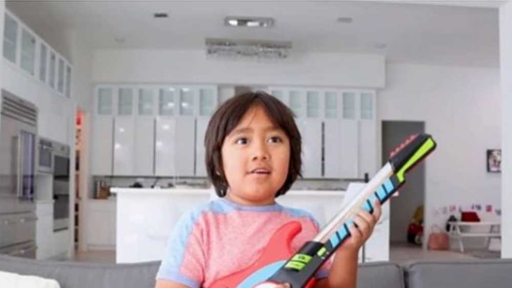 রায়ান এবং তার পরিবার সম্মিলিত ভাবে মোট ৯টি ইউটিউব ভিডিয়ো চ্যানেল পরিচালনা করে। সেগুলির মধ্যে ‘রায়ানস ওয়ার্ল্ড’-ই সবথেকে জনপ্রিয়। গ্রাহক সংখ্যা ৪ কোটি ১৭ লক্ষ।