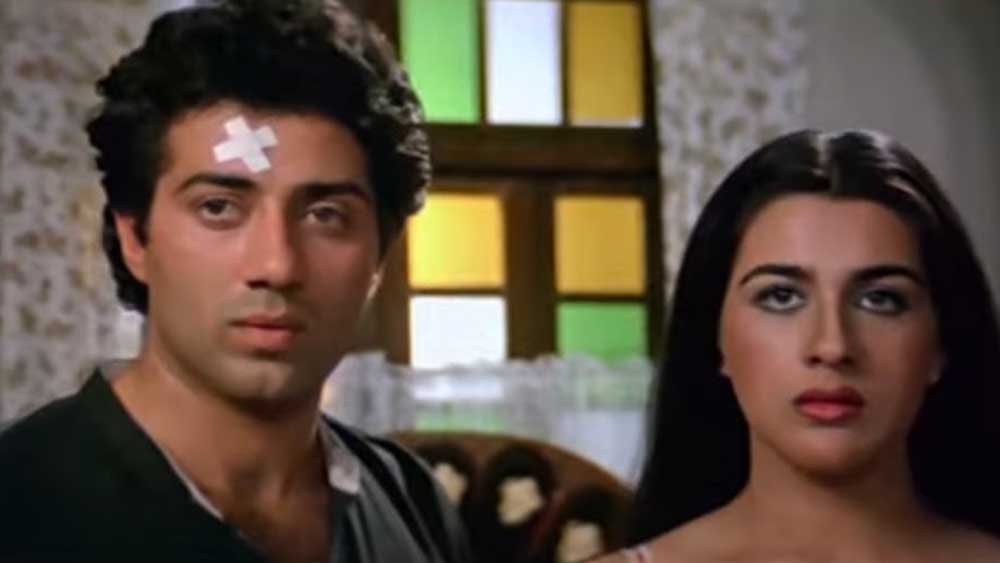 সানি দেওলের বিয়ের খবর জানার পর থেকে অমৃতার নিজেকে প্রতারিত বলে মনে হতে থাকে। তিনি ঠিক করেন এর পর সানির সঙ্গে আর কোনও সম্পর্ক রাখবেন না।